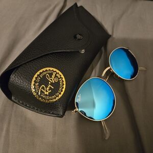 Brand New Polorized Ray-Ban Gold Frame Sunglasses with Aqua Lenses